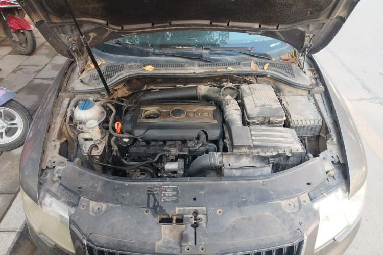 Used Skoda Superb 2009 1.8 TSI Manual Zhiya Edition Engine Bay