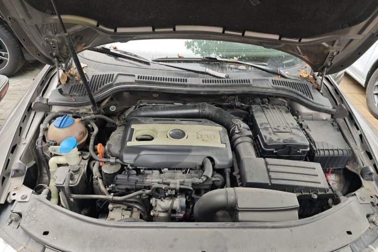 Used Skoda Superb 2009 1.8 TSI Automatic Zhiya Edition Engine Bay