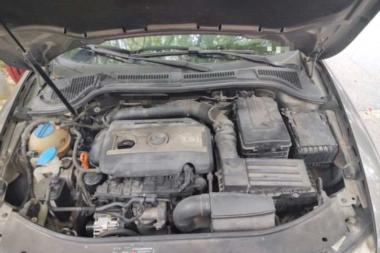 Used Skoda Superb 2009 1.8TSI Automatic Luxury Edition Engine Bay