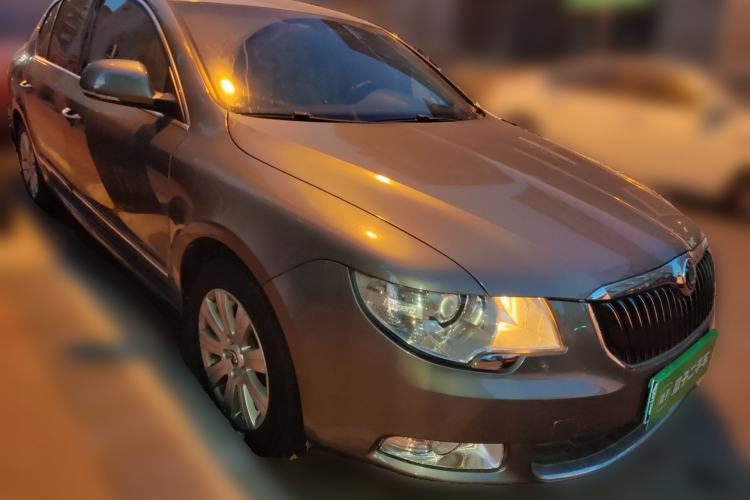 Used Skoda Superb 2009 2.0 TSI Automatic Prestige Edition Front Right 45 Deg