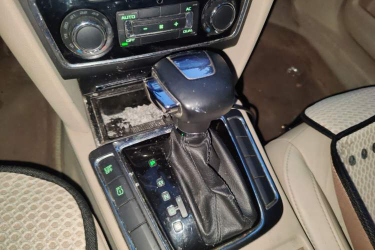 Used Skoda Superb 2009 2.0 TSI Automatic Prestige Edition Gear Lever