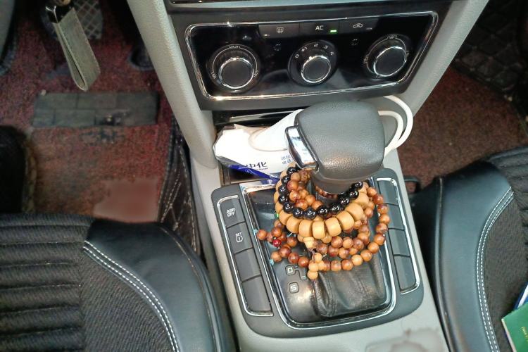 Used Skoda Superb 2009 1.8 TSI Automatic Zhiya Edition Gear Lever