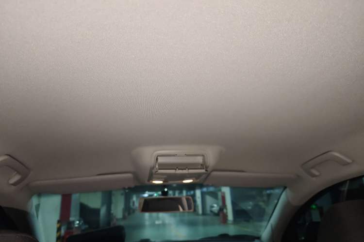 Used Skoda Superb 2009 1.8 TSI Automatic Zhiya Edition Headliner
