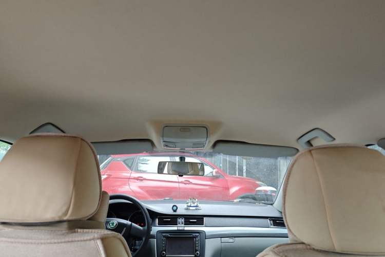 Used Skoda Superb 2009 1.8 TSI Automatic Zhiya Edition Headliner