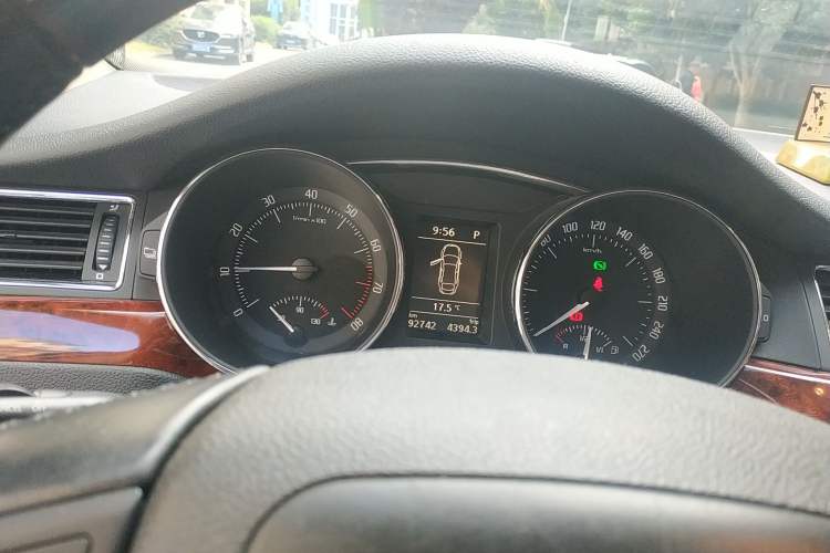 Used Skoda Superb 2009 1.8TSI Automatic Luxury Edition Instrument Cluster