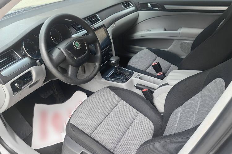 Used Skoda Superb 2009 1.8 TSI Automatic Zhiya Edition Interior 3