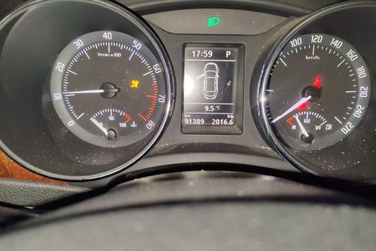 Used Skoda Superb 2009 2.0 TSI Automatic Prestige Edition Odometer Close Up