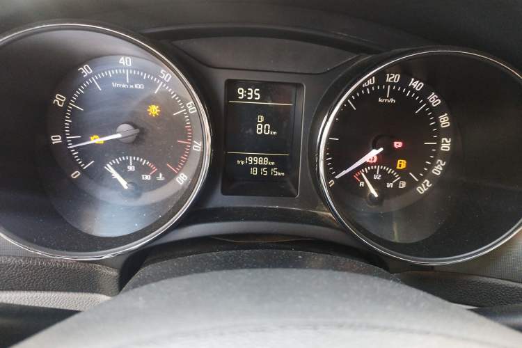 Used Skoda Superb 2009 1.8 TSI Manual Zhiya Edition Odometer Close Up