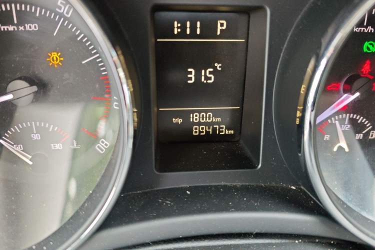 Used Skoda Superb 2009 1.8 TSI Automatic Zhiya Edition Odometer Close Up