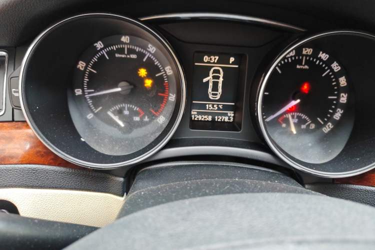 Used Skoda Superb 2009 1.8TSI Automatic Prestige Edition Odometer Close Up