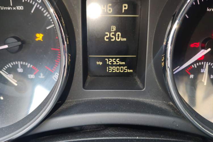 Used Skoda Superb 2009 1.8TSI Automatic Elegant Edition Odometer Close Up
