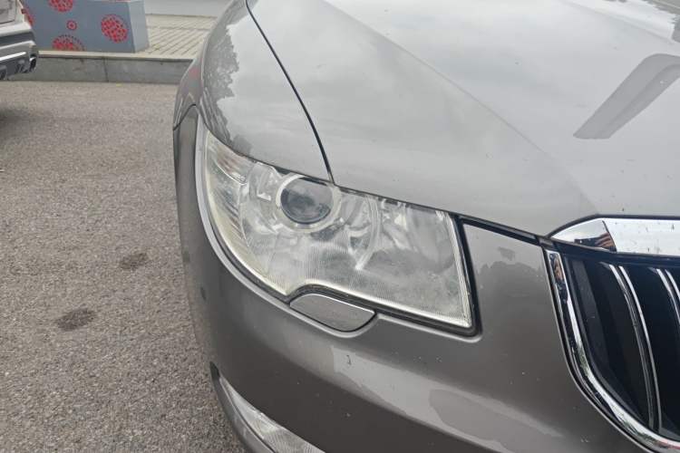 Used Skoda Superb 2009 1.8TSI Automatic Elegant Edition Right Front Headlight