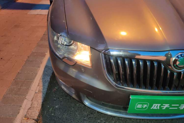 Used Skoda Superb 2009 2.0 TSI Automatic Prestige Edition Right Front Headlight