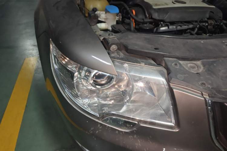Used Skoda Superb 2009 1.8 TSI Automatic Zhiya Edition Right Front Headlight