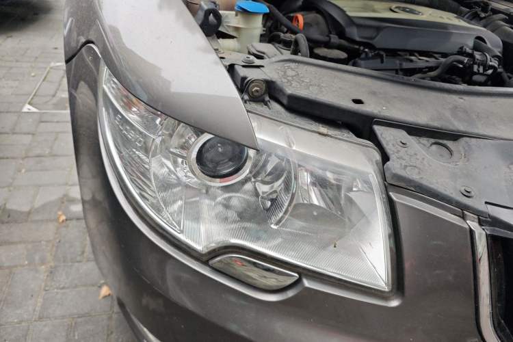 Used Skoda Superb 2009 1.8 TSI Automatic Zhiya Edition Right Front Headlight