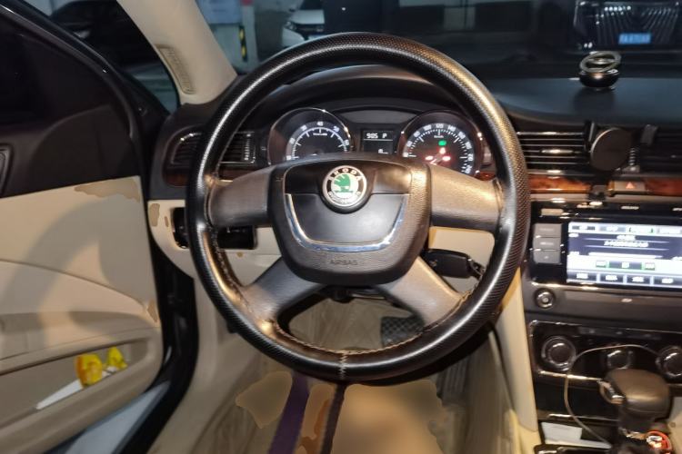 Used Skoda Superb 2009 1.8 TSI Automatic Zhiya Edition Steering Wheel