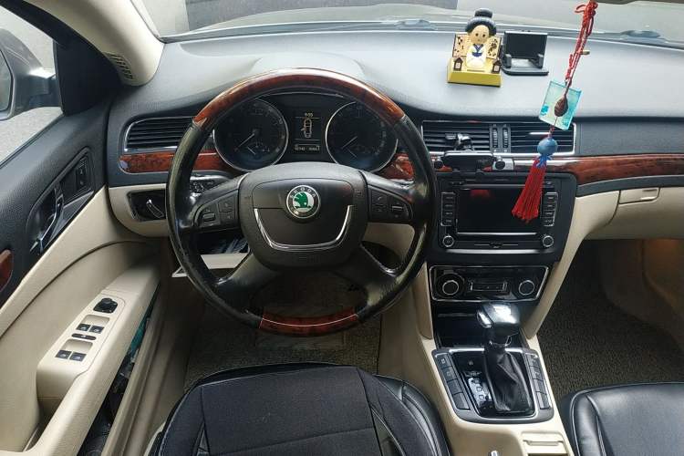 Used Skoda Superb 2009 1.8TSI Automatic Luxury Edition Steering Wheel