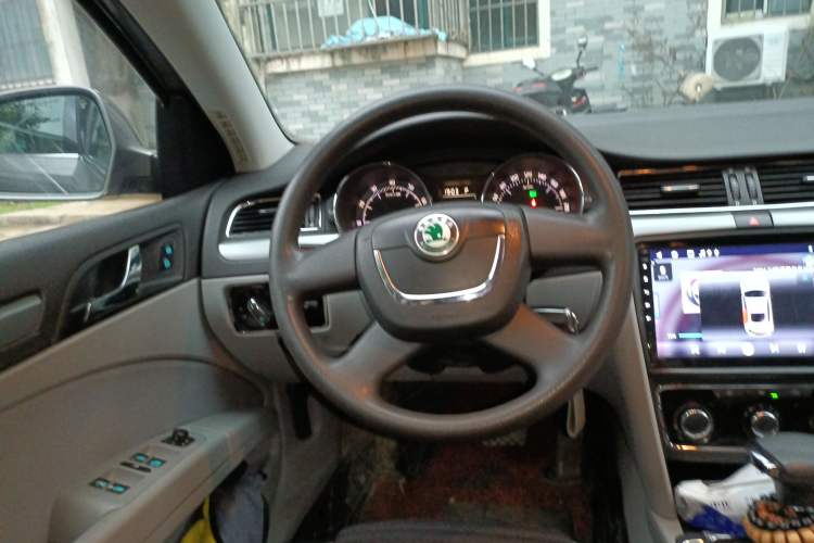 Used Skoda Superb 2009 1.8 TSI Automatic Zhiya Edition Steering Wheel