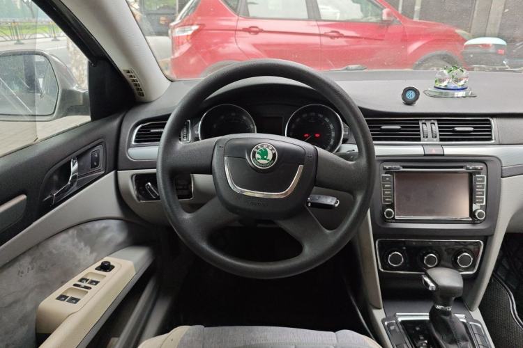 Used Skoda Superb 2009 1.8 TSI Automatic Zhiya Edition Steering Wheel