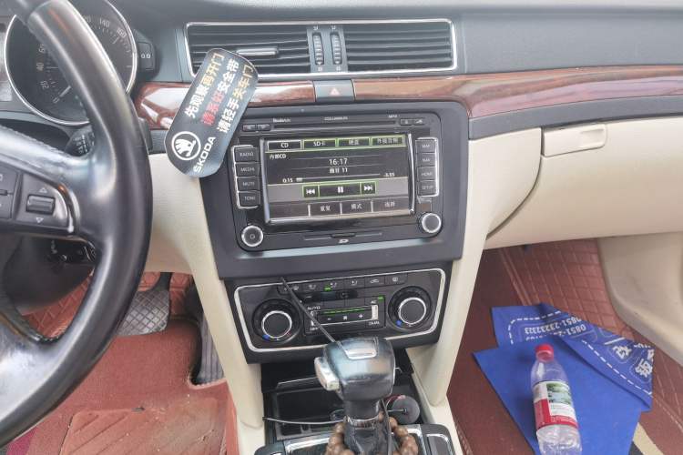 Used Skoda Superb 2009 2.0 TSI Automatic Elegant Edition Audio And AC Panel