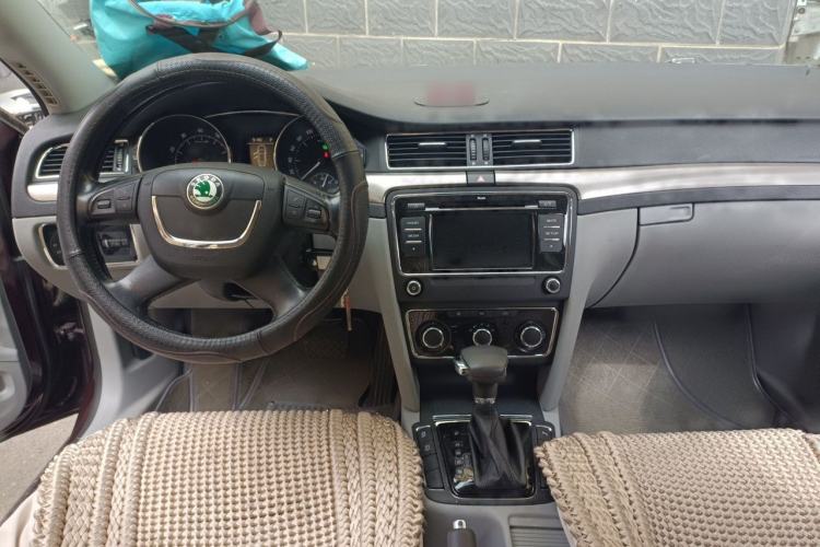 Used Skoda Superb 2009 1.8TSI Automatic Elegant Edition Center Console