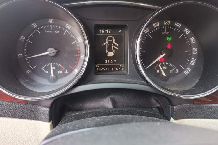 Used Skoda Superb 2009 2.0 TSI Automatic Elegant Edition Odometer Close Up