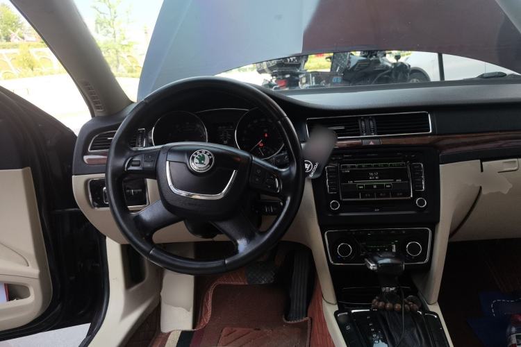 Used Skoda Superb 2009 2.0 TSI Automatic Elegant Edition Steering Wheel