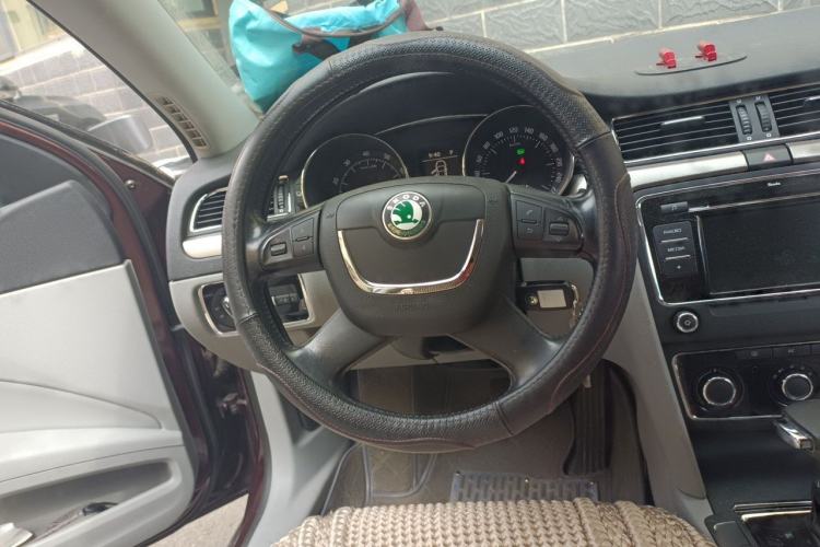 Used Skoda Superb 2009 1.8TSI Automatic Elegant Edition Steering Wheel