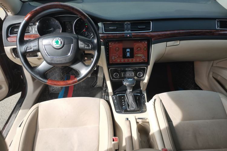 Used Skoda Superb 2009 1.8TSI Automatic Luxury Edition Center Console