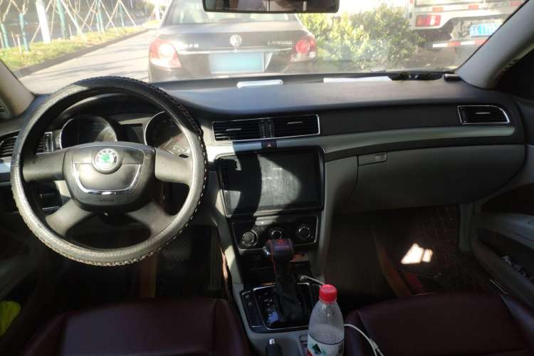 Used Skoda Superb 2009 1.8 TSI Automatic Zhiya Edition Center Console