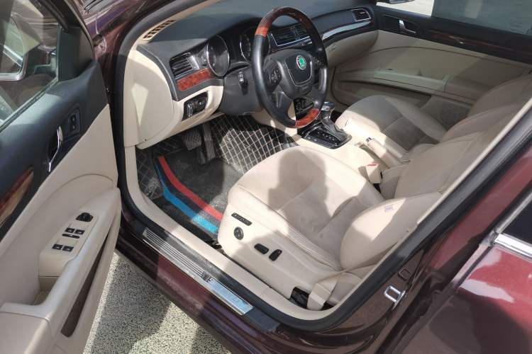 Used Skoda Superb 2009 1.8TSI Automatic Luxury Edition Driver Seat
