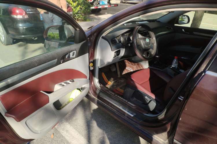 Used Skoda Superb 2009 1.8 TSI Automatic Zhiya Edition Driver Seat