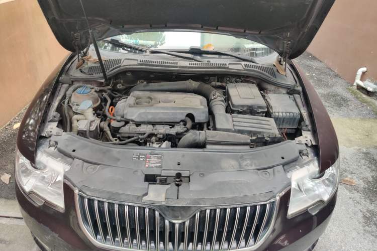 Used Skoda Superb 2009 1.8TSI Automatic Elegant Edition Engine Bay