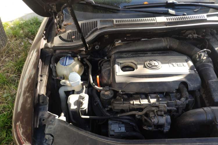 Used Skoda Superb 2009 1.8 TSI Automatic Zhiya Edition Engine Bay Right