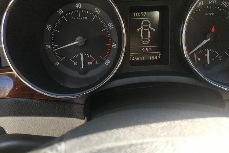 Used Skoda Superb 2009 1.8TSI Automatic Prestige Edition Odometer Close Up