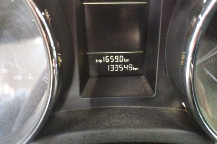 Used Skoda Superb 2009 1.8 TSI Automatic Zhiya Edition Odometer Close Up