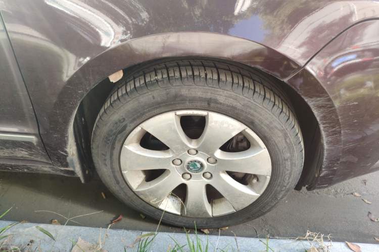 Used Skoda Superb 2009 1.8 TSI Automatic Zhiya Edition Right Front Wheel Hub