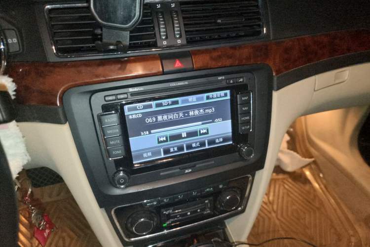 Used Skoda Superb 2009 1.8TSI Automatic Luxury Edition Audio And AC Panel