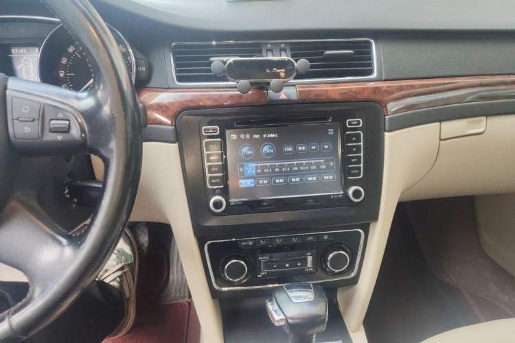 Used Skoda Superb 2009 2.0 TSI Automatic Prestige Edition Audio And AC Panel