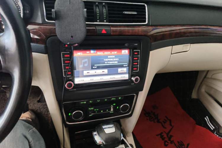 Used Skoda Superb 2009 1.8TSI Automatic Luxury Edition Audio And AC Panel