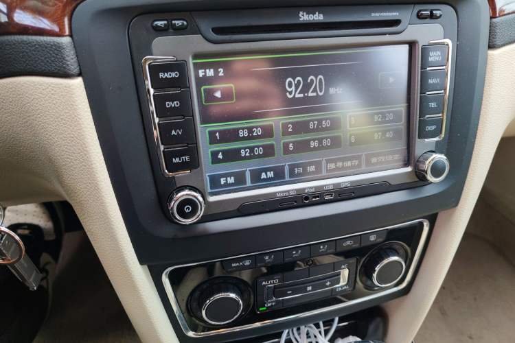 Used Skoda Superb 2009 1.8TSI Automatic Prestige Edition Audio And AC Panel