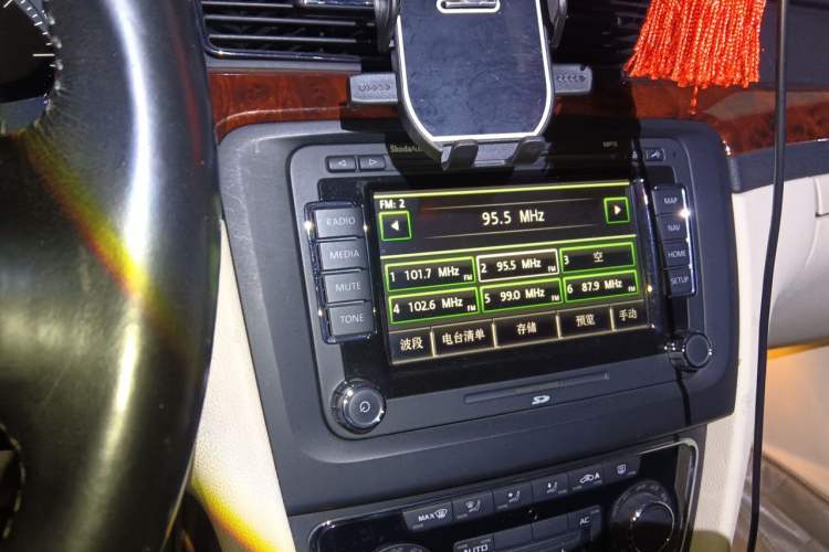 Used Skoda Superb 2009 1.8TSI Automatic Luxury Edition Audio And AC Panel