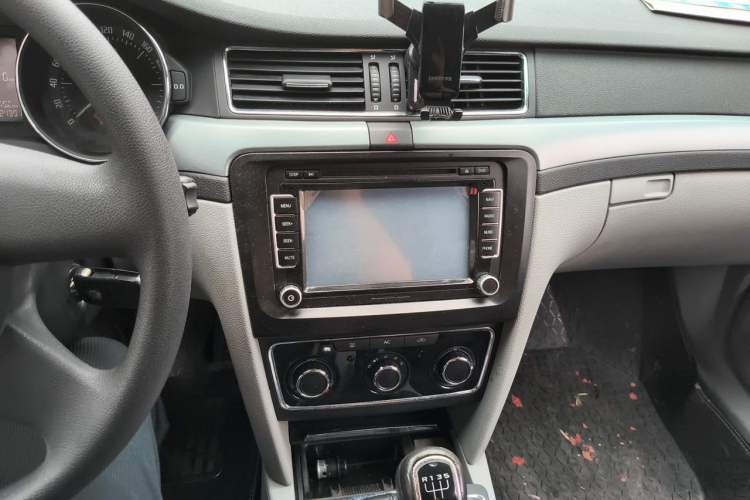Used Skoda Superb 2009 1.8 TSI Manual Zhiya Edition Audio And AC Panel