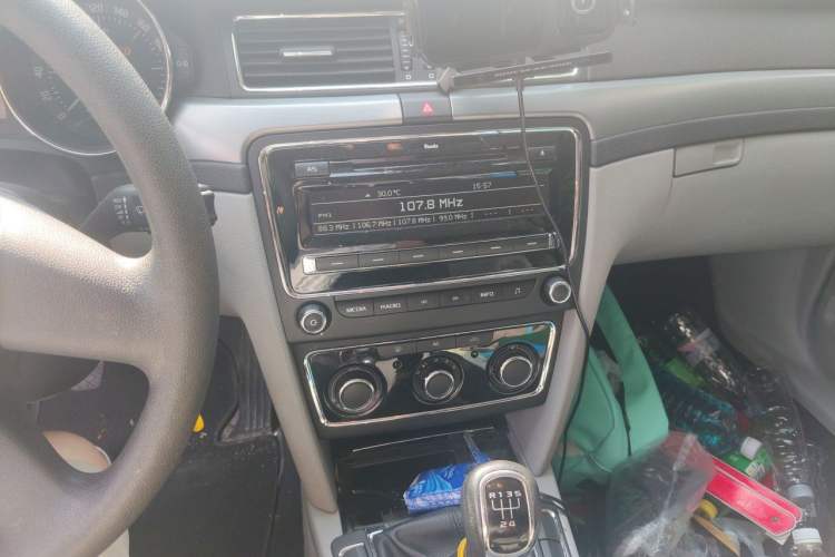Used Skoda Superb 2009 1.8 TSI Manual Zhiya Edition Audio And AC Panel