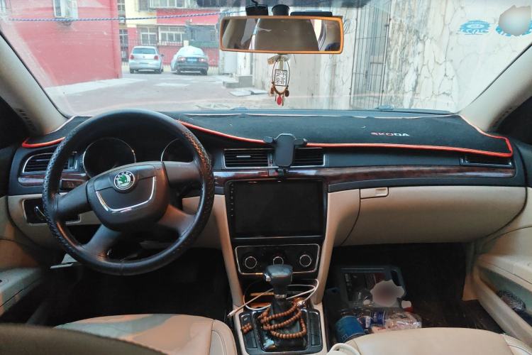 Used Skoda Superb 2009 1.8TSI Automatic Elegant Edition Center Console