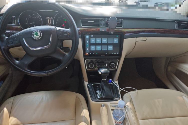 Used Skoda Superb 2009 1.8TSI Automatic Prestige Edition Center Console