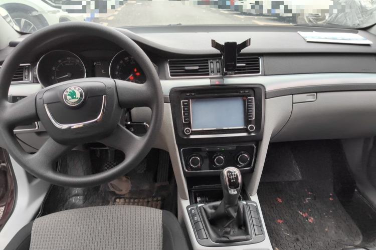 Used Skoda Superb 2009 1.8 TSI Manual Zhiya Edition Center Console
