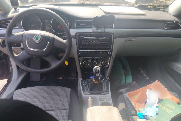 Used Skoda Superb 2009 1.8 TSI Manual Zhiya Edition Center Console