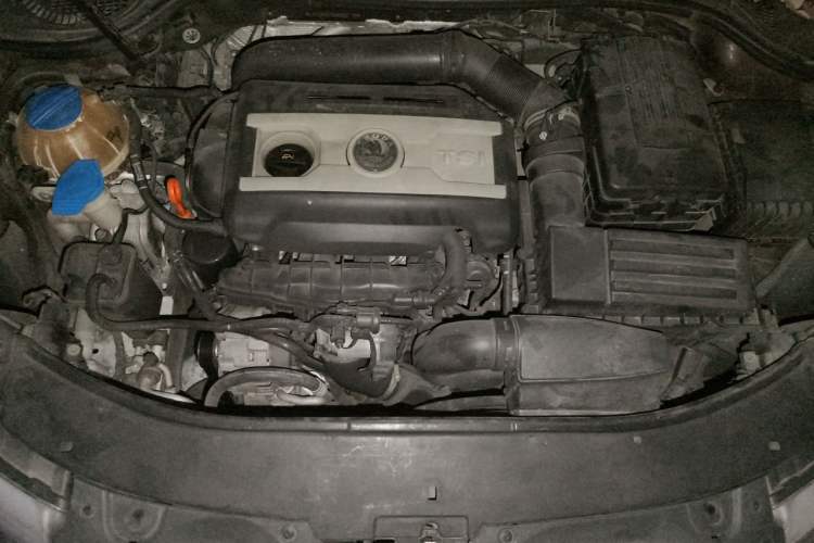 Used Skoda Superb 2009 1.8TSI Automatic Luxury Edition Engine Bay