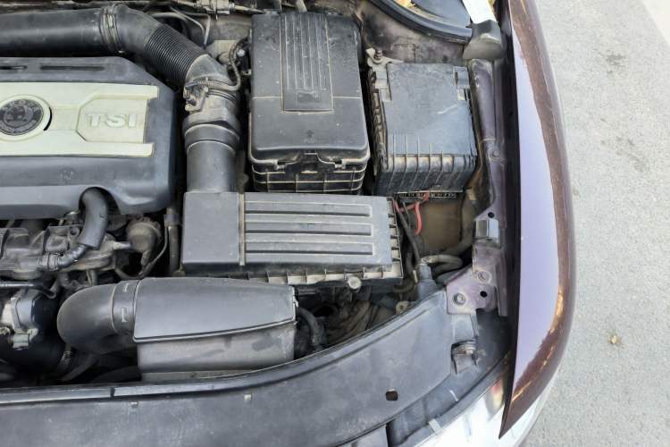 Used Skoda Superb 2009 1.8TSI Automatic Luxury Edition Engine Bay Left